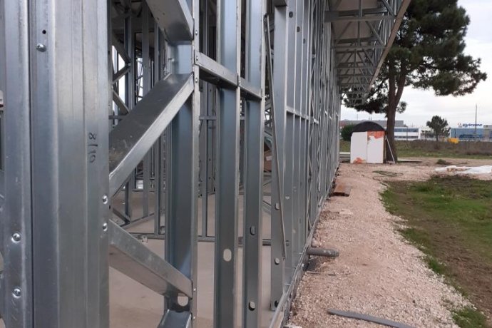 Edifício de apoio ao CCD Renault Cacia, Aveiro, 2022