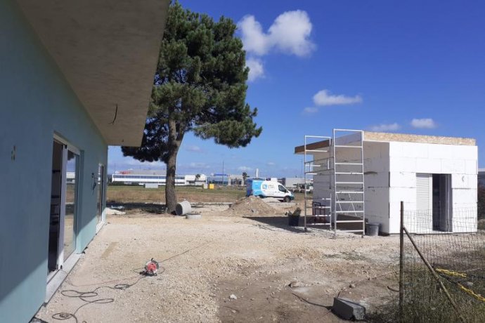 Edifício de apoio ao CCD Renault Cacia, Aveiro, 2022