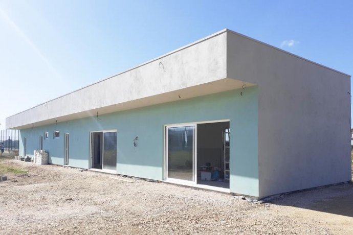 Edifício de apoio ao CCD Renault Cacia, Aveiro, 2022